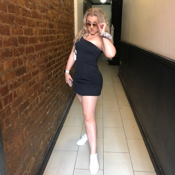 Outdoor Voice Exercise Dress - Picture 2 of 3